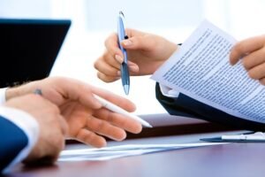 Probleme contract munca avocat